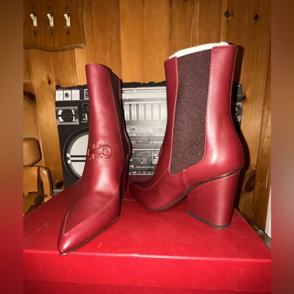 BNWT! Salvatore Ferragamo Burgundy Ankle block pointed heel Boots - Picture 7 of 11